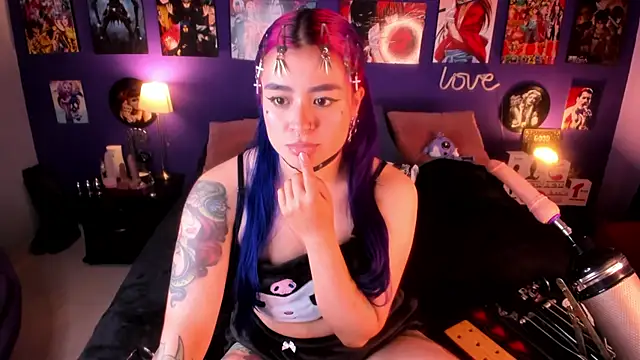 Snapshot of anne_cross chatting on January 2025 06:13:01 AM anne cross online show from January 2025 06:13:01 AM