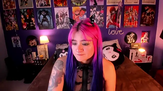 Snapshot of anne_cross chatting on October 2025 03:53:02 AM anne cross online show from October 2025 03:53:02 AM