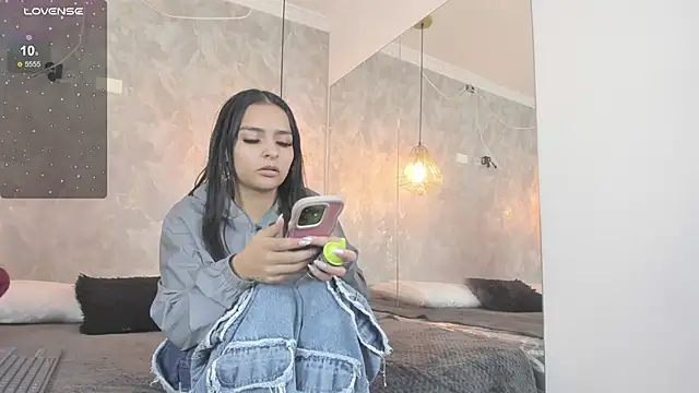 leigh-angels online show from March 2026 10:00:02 PM