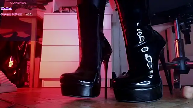 Snapshot of _owner chatting on December 2025 07:57:02 AM owner online show from December 2025 07:57:02 AM