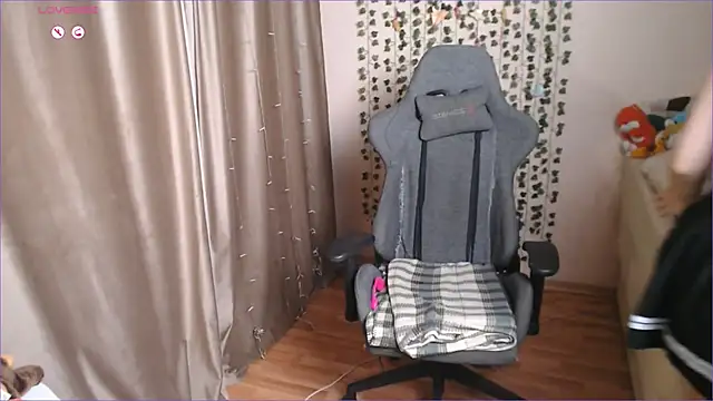 Snapshot of MargoFoxy chatting on July 2026 12:34:01 PM MargoFoxy online show from July 2026 12:34:01 PM