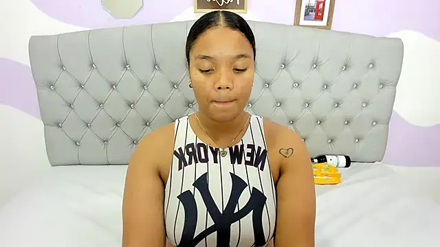 Snapshot of BRIYITHMENA chatting on March 2025 06:32:01 PM BRIYITHMENA online show from March 2025 06:32:01 PM