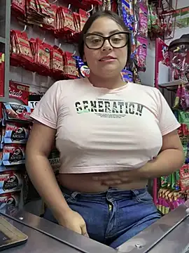 Snapshot of Sol_biglips chatting on December 2024 08:27:01 PM Sol biglips online show from December 2024 08:27:01 PM