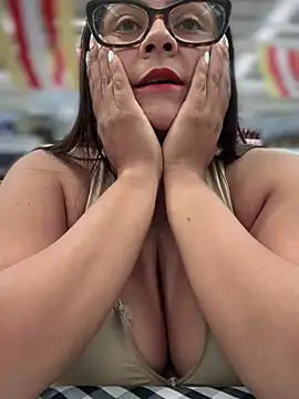 Snapshot of Sol_biglips chatting on February 2025 01:59:01 PM Sol biglips online show from February 2025 01:59:01 PM