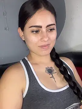 Snapshot of Azuna25 chatting on June 2026 11:24:01 PM Azuna25 online show from June 2026 11:24:01 PM