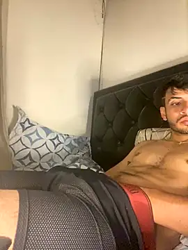 Snapshot of tom_thick chatting on December 2024 07:16:01 AM tom thick online show from December 2024 07:16:01 AM