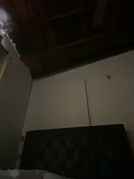 Snapshot of tom_thick chatting on January 2025 09:20:01 PM tom thick online show from January 2025 09:20:01 PM