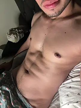 Snapshot of tom_thick chatting on March 2025 10:10:02 AM tom thick online show from March 2025 10:10:02 AM