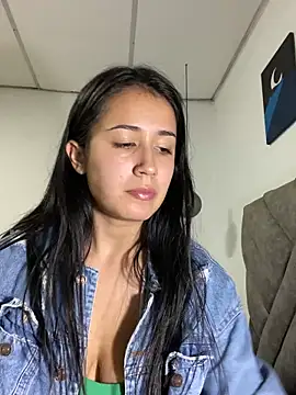 Snapshot of AnithaFigueroa1 chatting on December 2024 03:47:02 AM AnithaFigueroa1 online show from December 2024 03:47:02 AM