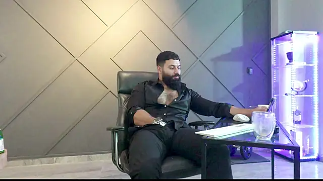 Snapshot of mattmasterss chatting on December 2024 11:22:02 AM mattmasterss online show from December 2024 11:22:02 AM