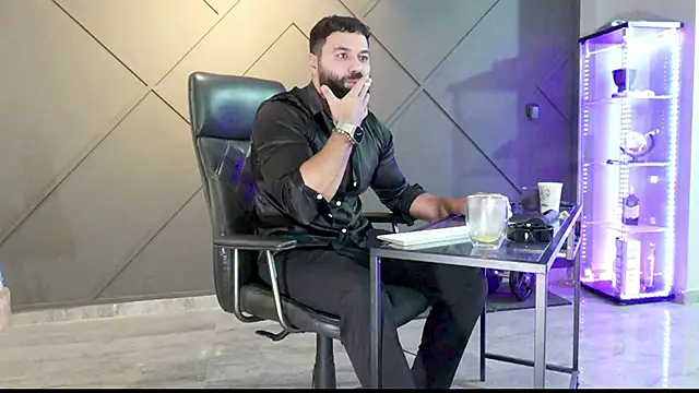 Snapshot of mattmasterss chatting on December 2024 04:10:02 AM mattmasterss online show from December 2024 04:10:02 AM