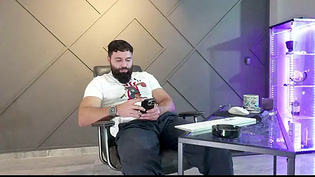 Snapshot of mattmasterss chatting on December 2024 01:24:01 PM mattmasterss online show from December 2024 01:24:01 PM