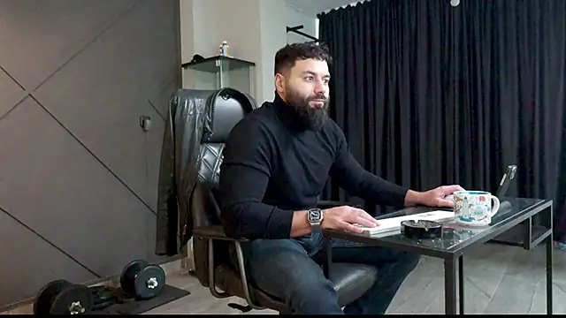 Snapshot of mattmasterss chatting on December 2024 12:38:01 PM mattmasterss online show from December 2024 12:38:01 PM