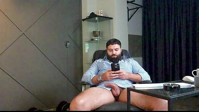 Snapshot of mattmasterss chatting on December 2024 10:55:01 PM mattmasterss online show from December 2024 10:55:01 PM