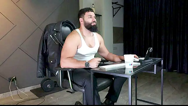 Snapshot of mattmasterss chatting on January 2025 04:30:02 AM mattmasterss online show from January 2025 04:30:02 AM