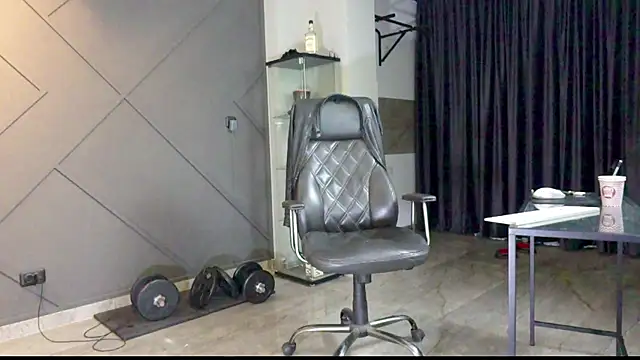 Snapshot of mattmasterss chatting on January 2025 11:17:01 PM mattmasterss online show from January 2025 11:17:01 PM
