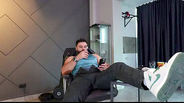 Snapshot of mattmasterss chatting on January 2025 09:45:02 AM mattmasterss online show from January 2025 09:45:02 AM