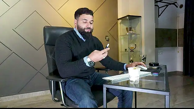 Snapshot of mattmasterss chatting on February 2025 09:22:01 PM mattmasterss online show from February 2025 09:22:01 PM