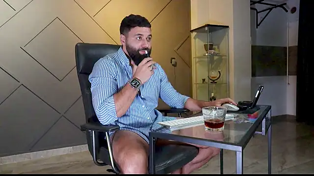 Snapshot of mattmasterss chatting on February 2025 02:40:02 AM mattmasterss online show from February 2025 02:40:02 AM
