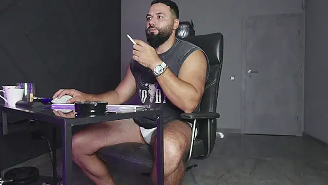 Snapshot of mattmasterss chatting on October 2025 10:06:02 PM mattmasterss online show from October 2025 10:06:02 PM