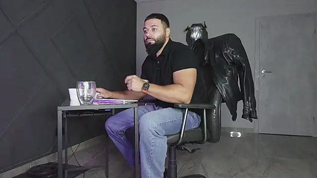 mattmasterss online show from November 2025 03:29:01 AM