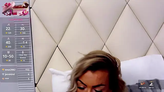 Snapshot of EvieSanders chatting on February 2025 11:43:02 AM EvieSanders online show from February 2025 11:43:02 AM