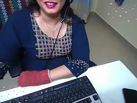 Arushisingh8888 online show from October 2025 12:14:02 PM