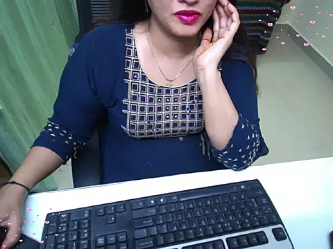 Arushisingh8888 online show from October 2025 12:57:02 PM