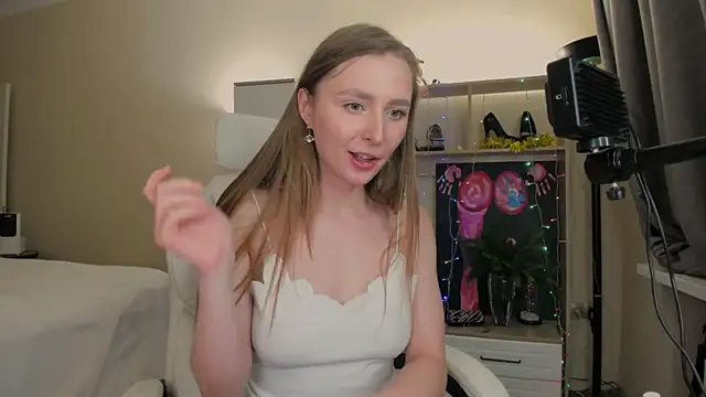 Snapshot of CharlotteWells chatting on January 2025 05:31:01 PM CharlotteWells online show from January 2025 05:31:01 PM