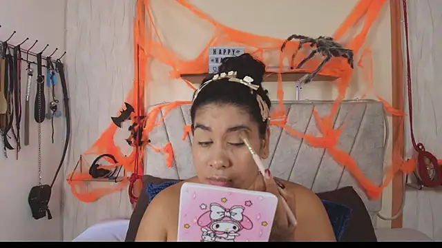 Liana Asaff online show from October 2025 06:46:02 PM