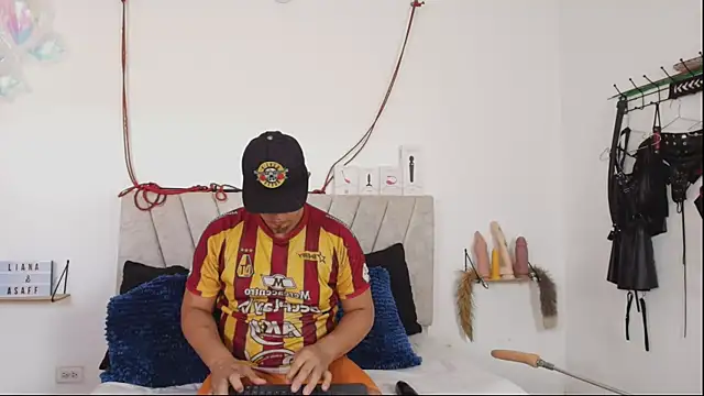 Liana Asaff online show from May 2026 07:21:01 PM