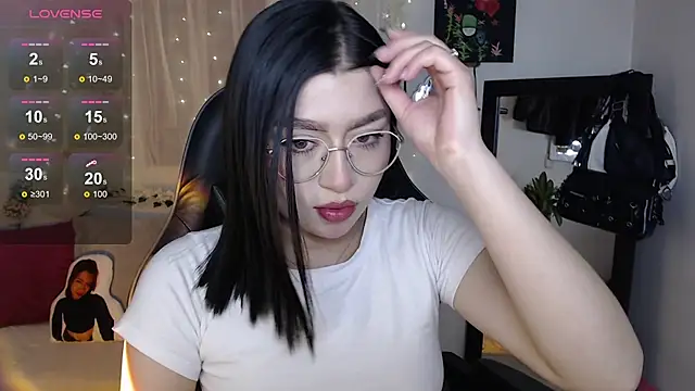 mily thomson b  online show from September 2025 11:29:02 PM