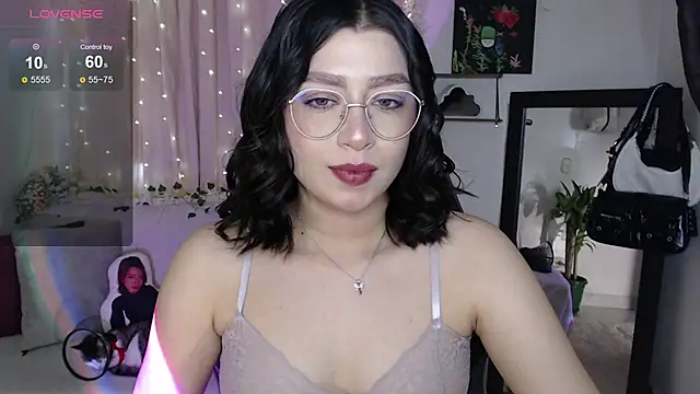 mily thomson b  online show from October 2025 07:34:02 PM