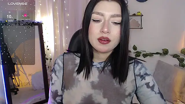 mily thomson b  online show from November 2025 02:28:02 PM