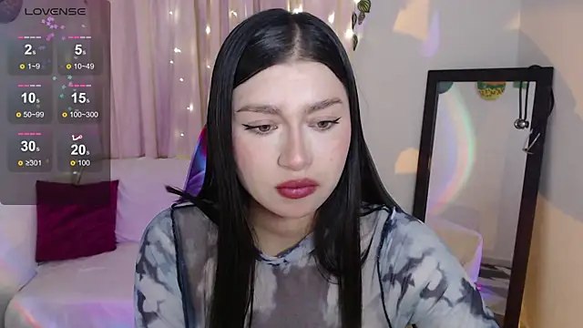 Snapshot of mily_thomson_b_ chatting on June 2026 12:31:01 AM mily thomson b online show from June 2026 12:31:01 AM