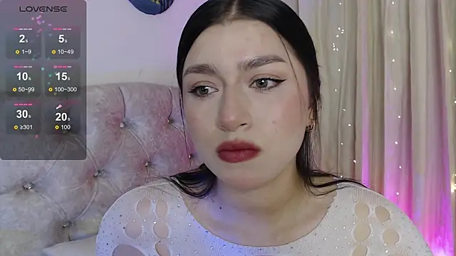 Snapshot of mily_thomson_b_ chatting on June 2026 11:00:01 PM mily thomson b online show from June 2026 11:00:01 PM