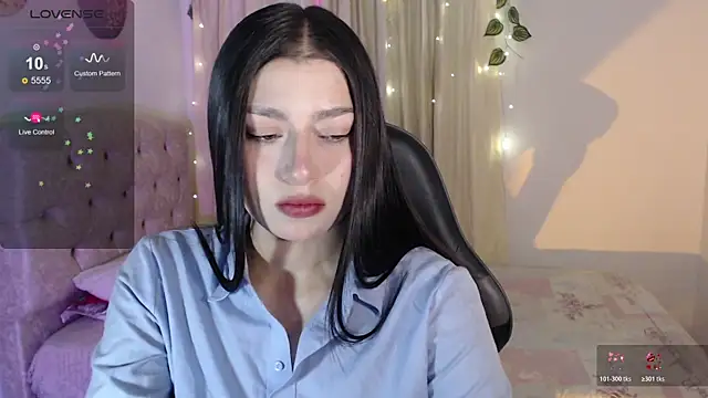 Snapshot of mily_thomson_b_ chatting on July 2026 11:53:02 PM mily thomson b online show from July 2026 11:53:02 PM