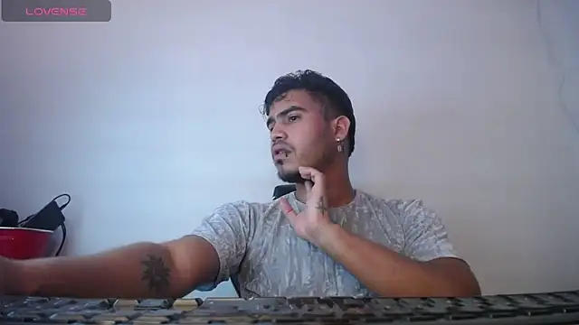 jaden 98  online show from January 2025 04:02:02 PM