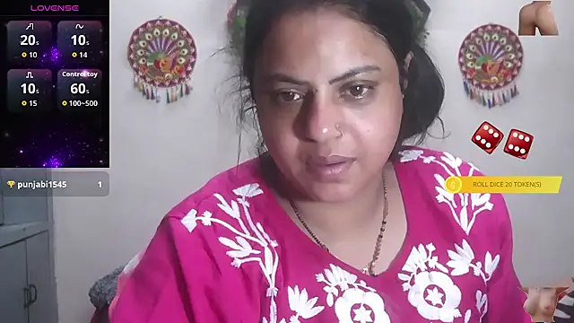 Snapshot of Sexy_komolika chatting on October 2025 10:55:02 PM Sexy komolika online show from October 2025 10:55:02 PM