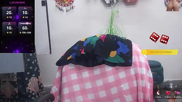 Snapshot of Sexy_komolika chatting on November 2025 01:35:02 PM Sexy komolika online show from November 2025 01:35:02 PM