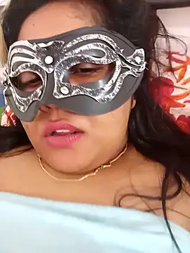 Snapshot of littlequeen77 chatting on February 2025 06:07:01 AM littlequeen77 online show from February 2025 06:07:01 AM