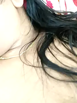 Snapshot of littlequeen77 chatting on February 2025 03:04:02 PM littlequeen77 online show from February 2025 03:04:02 PM