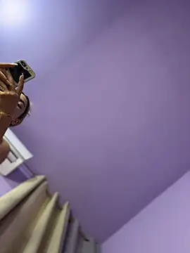 Snapshot of emiss_ chatting on February 2026 03:30:02 PM emiss online show from February 2026 03:30:02 PM