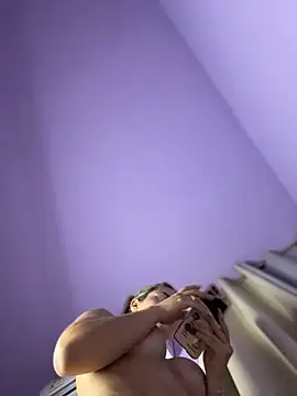 Snapshot of emiss_ chatting on February 2026 04:14:02 PM emiss online show from February 2026 04:14:02 PM