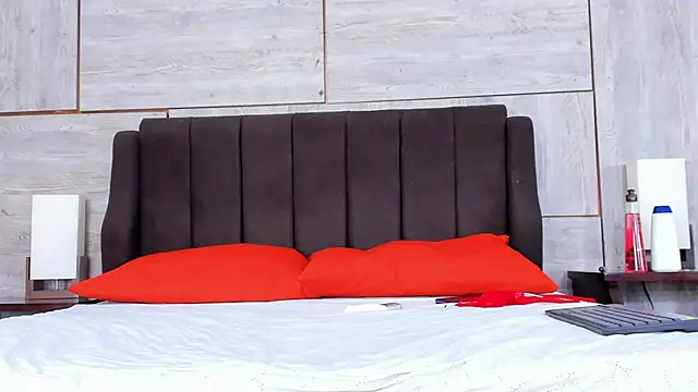 Lynn Jones online show from January 2025 10:45:01 AM