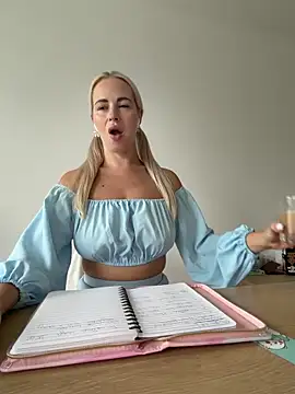 streetdoll online show from October 2025 07:17:02 AM