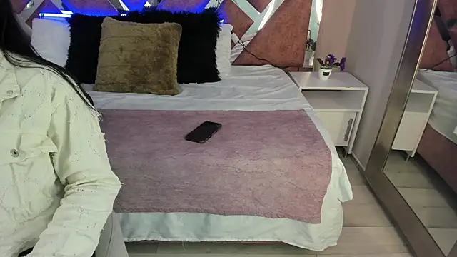 PaulinaDuarte online show from November 2025 11:21:02 AM