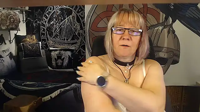 Snapshot of TittenMichelle chatting on July 2026 06:16:02 AM TittenMichelle online show from July 2026 06:16:02 AM