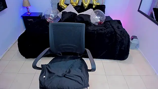 Lana stone  online show from February 2025 08:22:02 AM