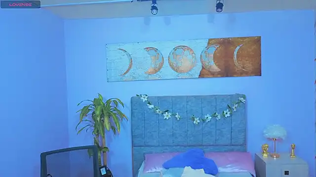 Lana stone  online show from January 2026 03:33:01 AM